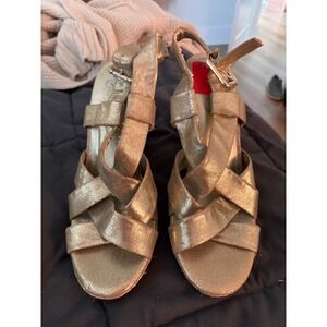 Jessica Simpson Crepe Gold Metallic Espadrille Wedge Sandals Womens 9.5 flawed